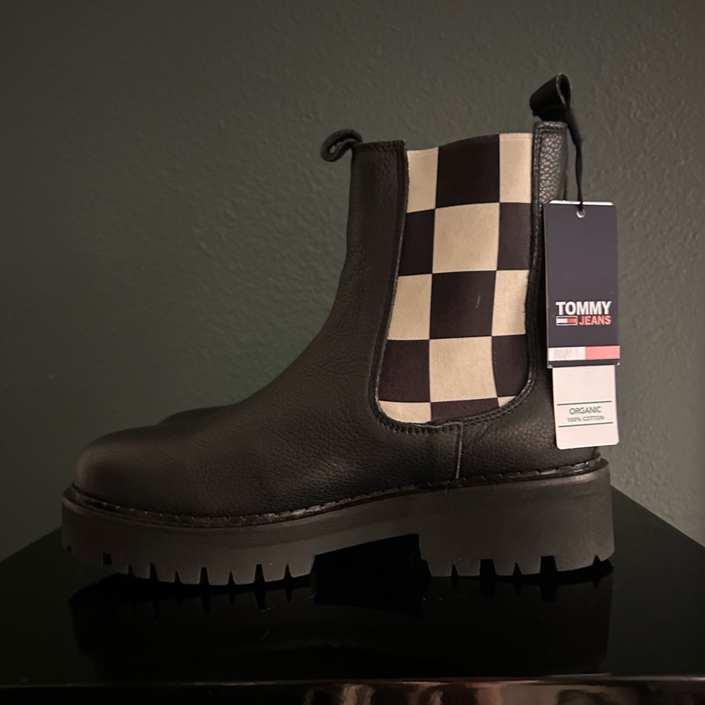 Tommy Jeans Checkerboard Chelsea Boots Black women’s size 11